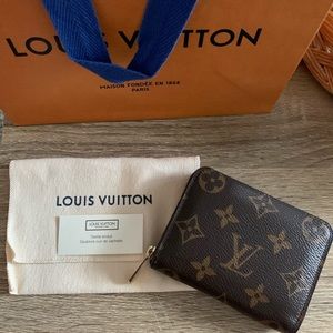 Louis Vuitton Zippy Coin Purse *LIKE NEW*